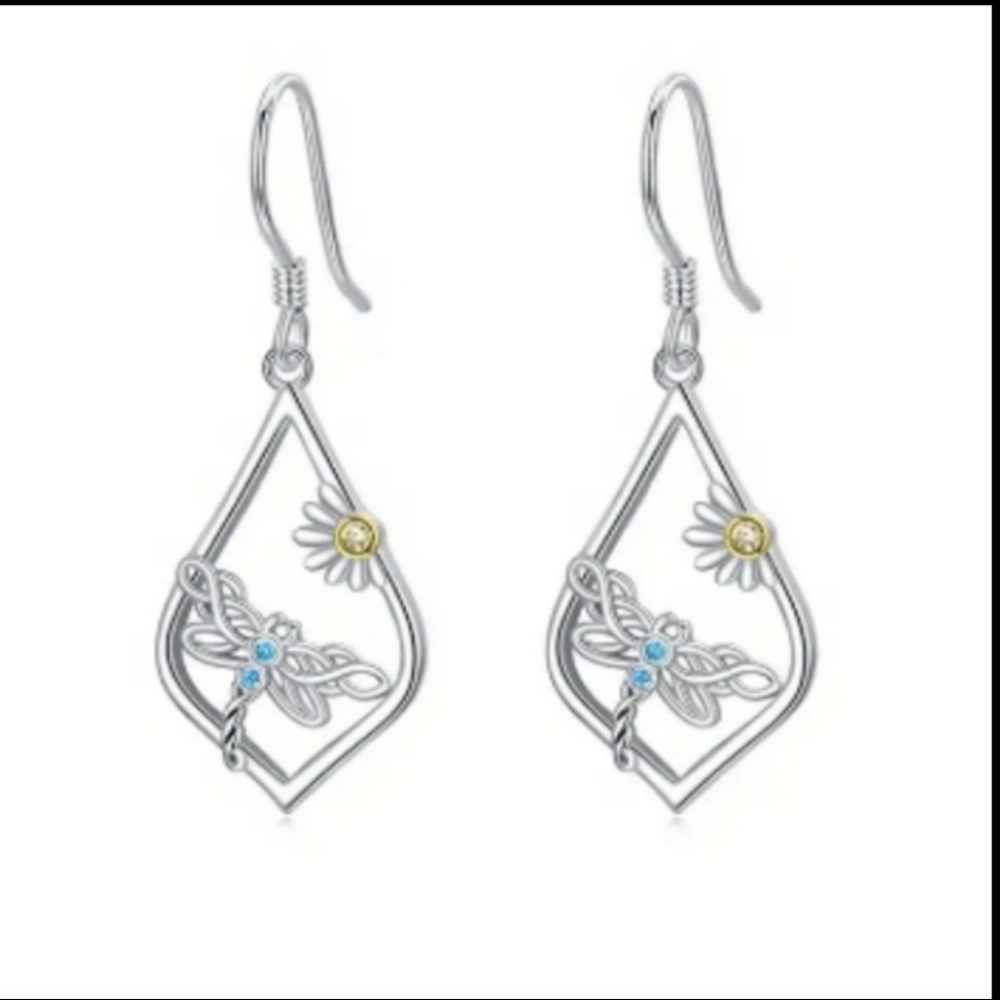 Beautiful dragonfly dangle drop earrings